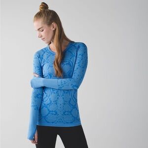 Lululemon Swiftly Tech Long Sleeve Crew
Heathered Pipe Dream Blue
Size S